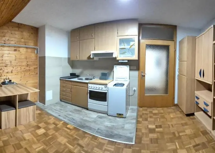 305 شقة كْرانْيِسكا غورا